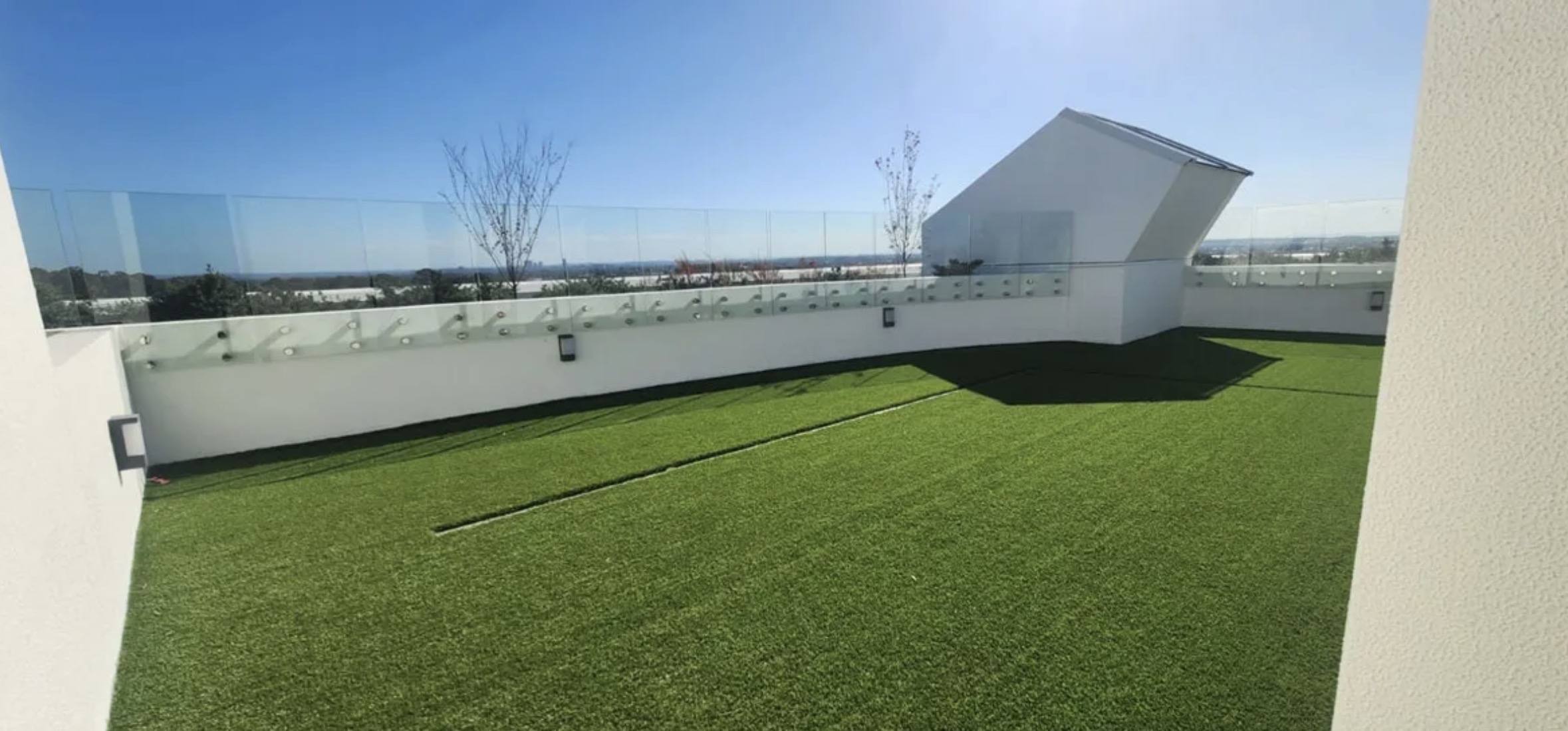 Rooftop lawn detail